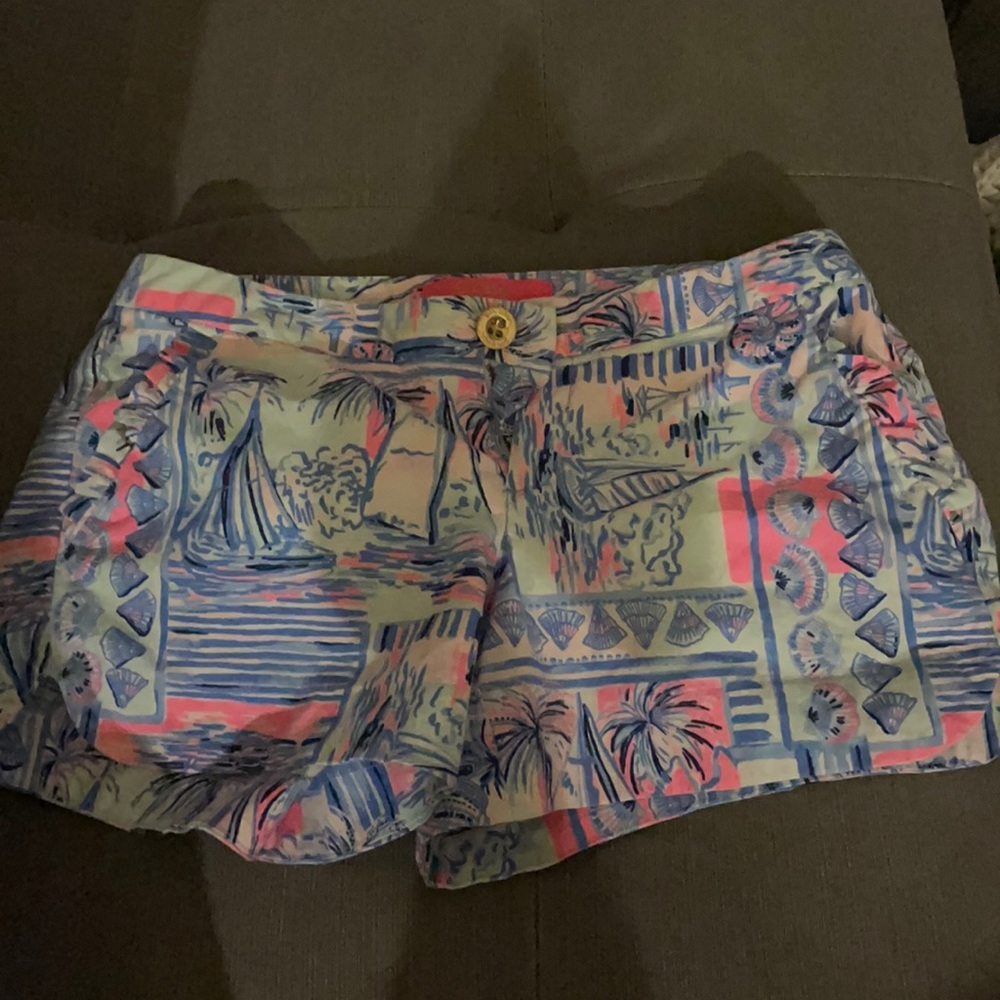 Cute Lilly Pulitzer patterned shorts!